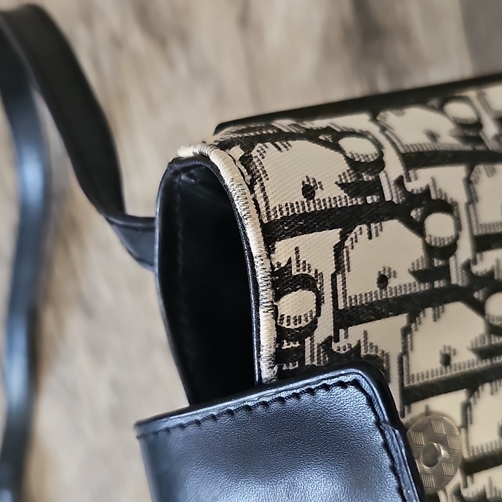 Black and Cream Crosbody Bag Bag - Picture 7 of 9